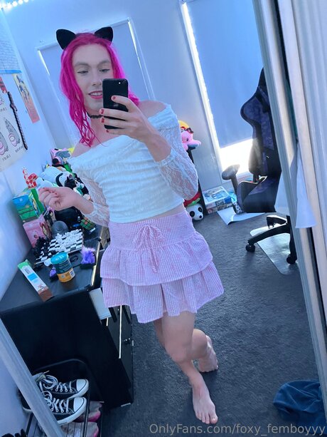 Foxy Femboyyy sexy star image