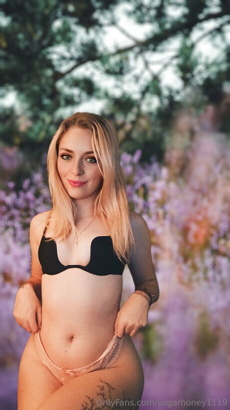 Illuminatebebe sex model image