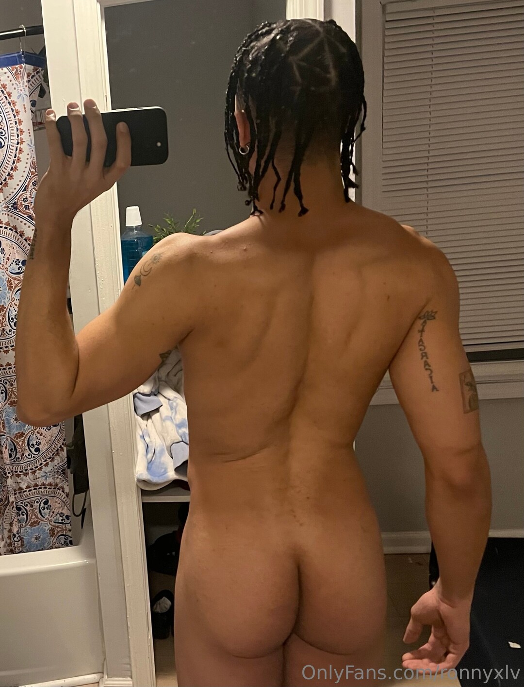 Ronnyxlv pornographic actress picture