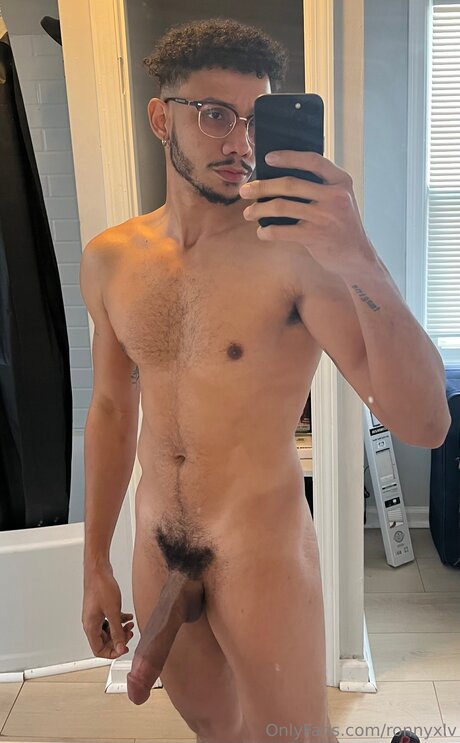 Ronnyxlv model exclusive galleries