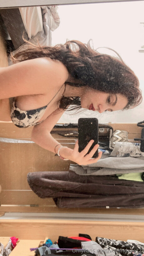 Callmevaranda2 model best image