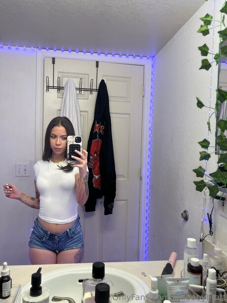 Aalyiahtorress pornstar art picture