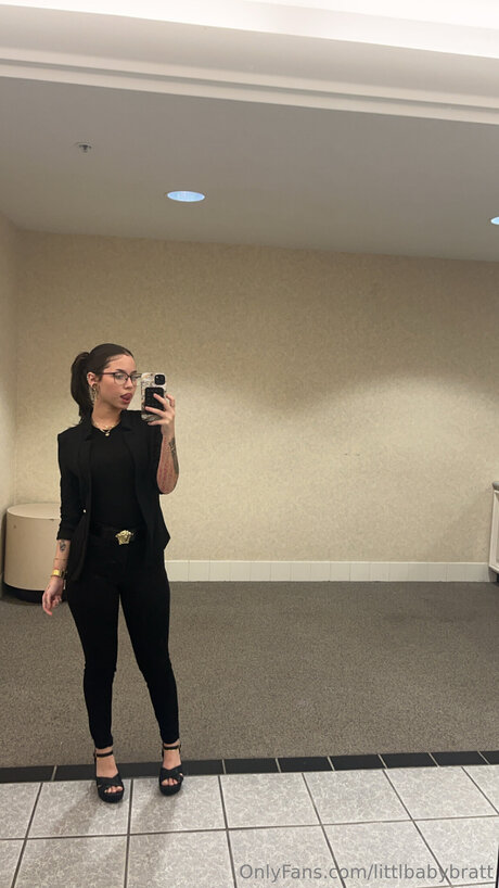 Aalyiahtorress model beautiful pic