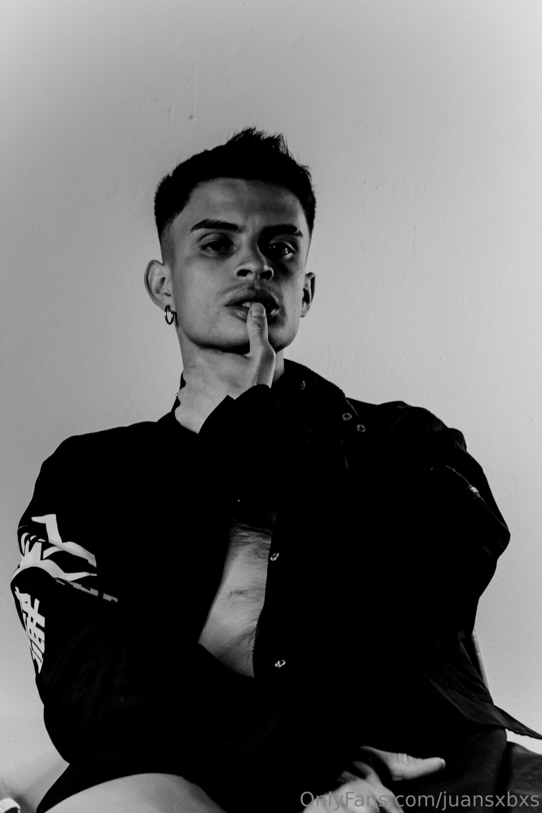 Juansxbxs nude model photo