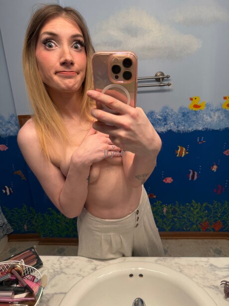 selfie nude onlyfans best image