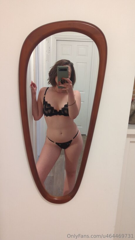 Hello Miss C pornstar sexy pics