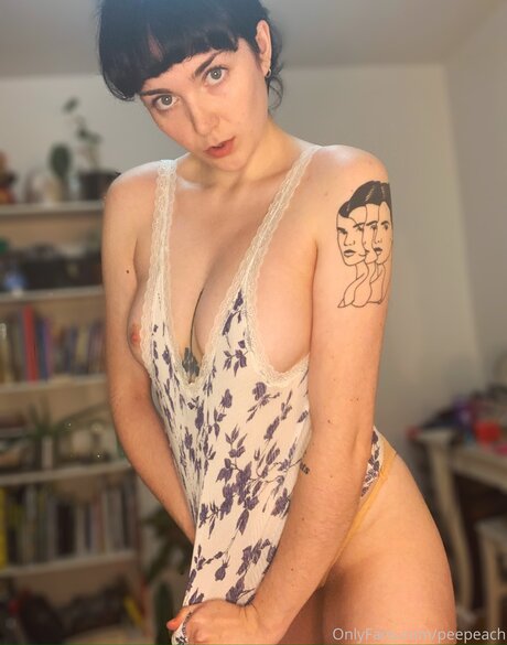 Peepeach nudes pornstar images