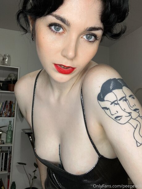 Peepeach beautiful pornstar photo