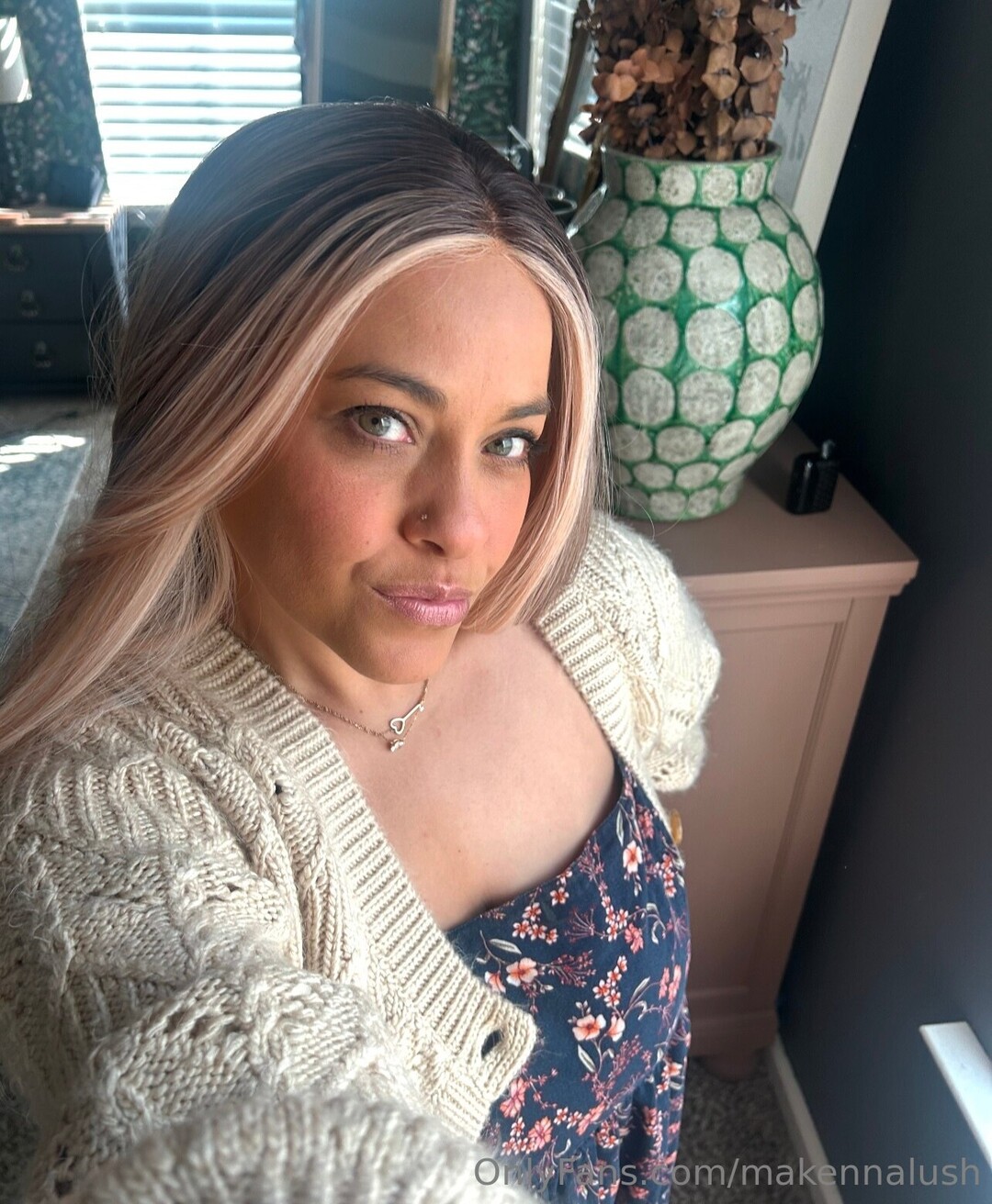 Makennalush pretty pornstar img