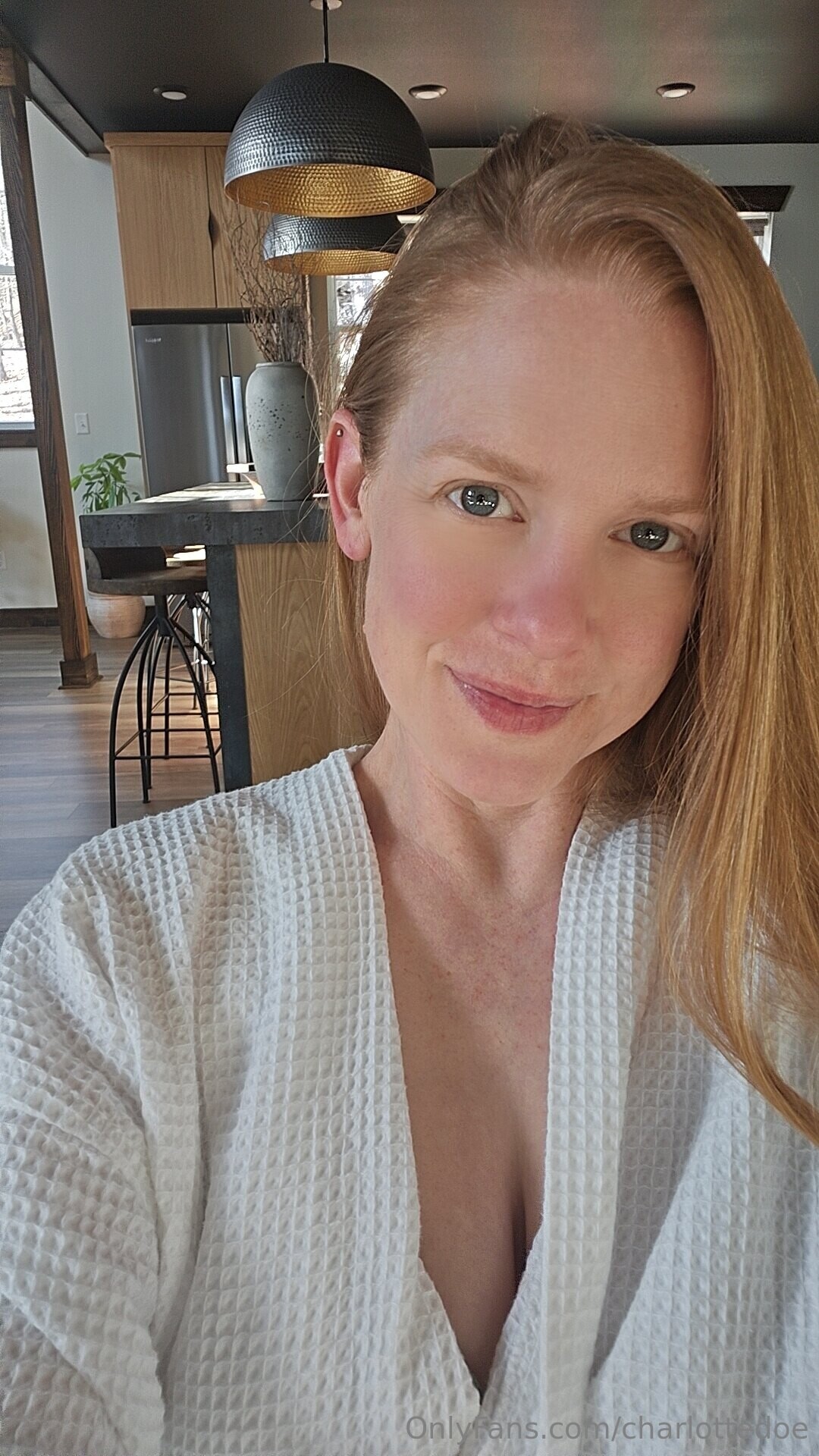 Charlottedoe nice actress photo