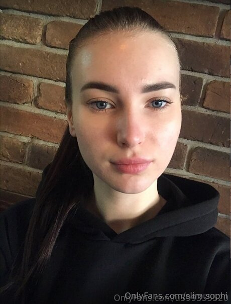 Slim Sophi xxx pornstar pics