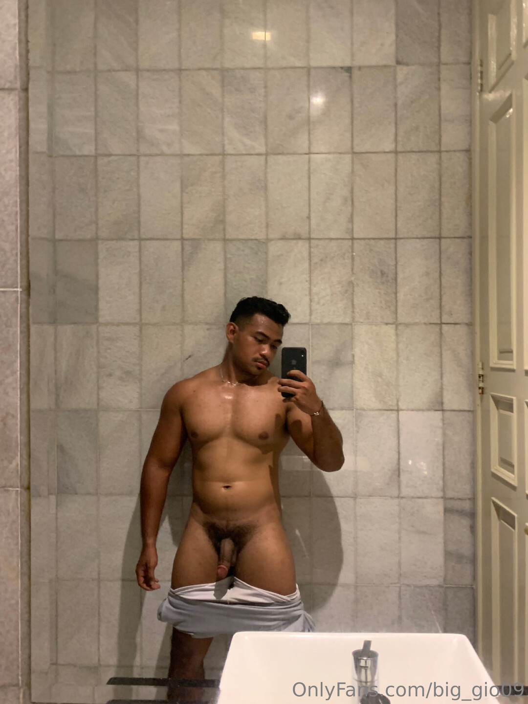 Big Gio09 model nice photo