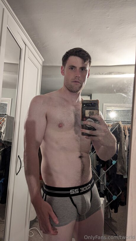 Tworld erotic actress photo