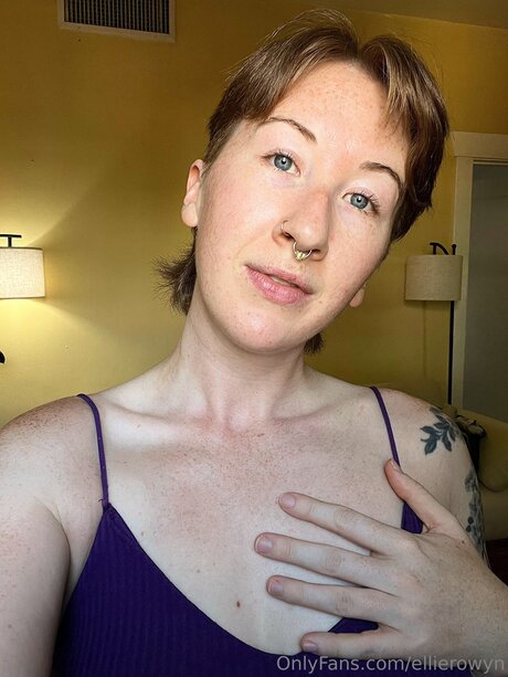 Ellierowyn pornographic actress pictures