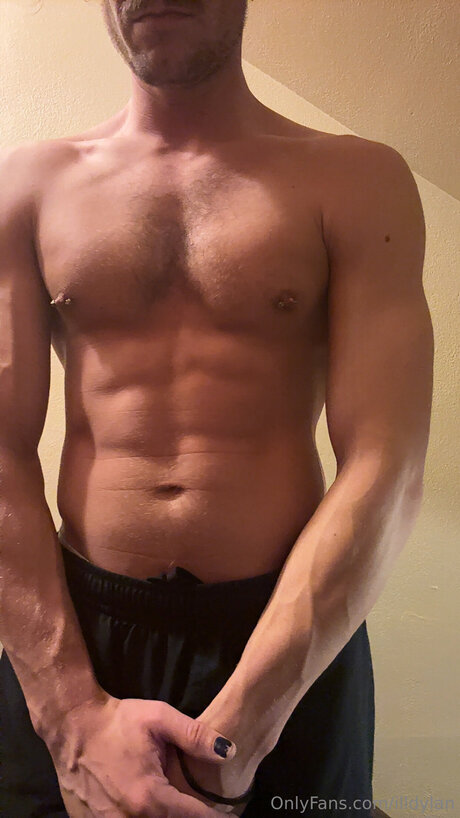 Illdylan nude star photo