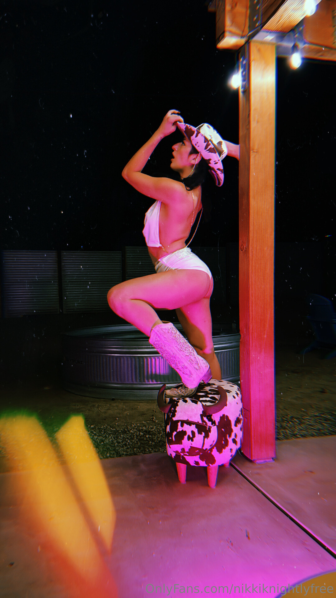 Nikkiknightlyfree model sex photo