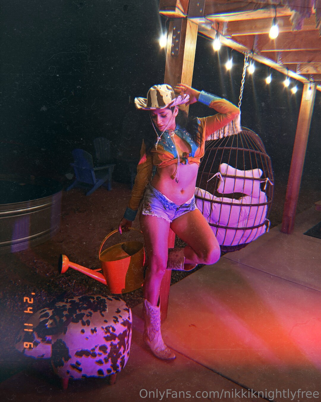 Nikkiknightlyfree art model photo