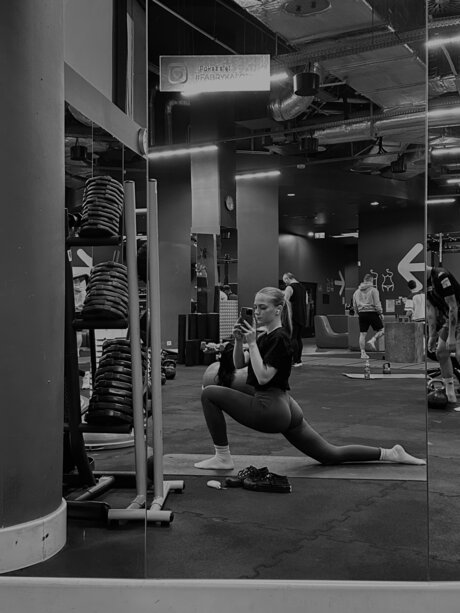 Vallmi nudes model archive