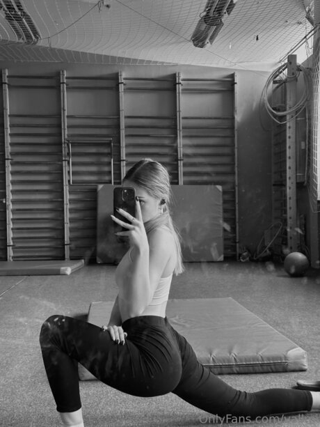 Vallmi pornstar hot photo