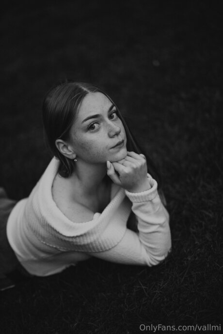 Vallmi sex pornstar image