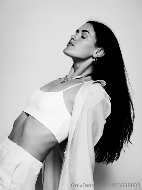 Asmrwitholivia star nude pics