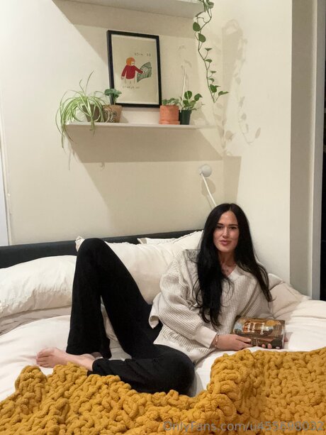 Asmrwitholivia model sexy photos