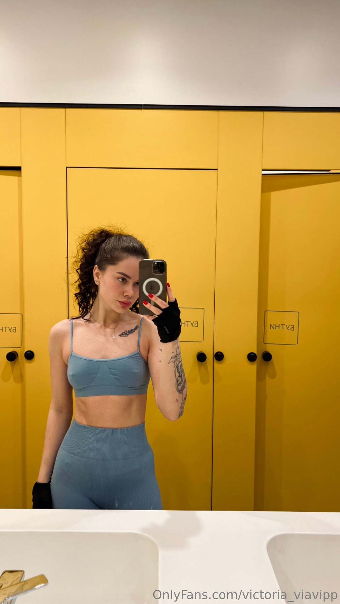 Victoria Viavipp adult model archive