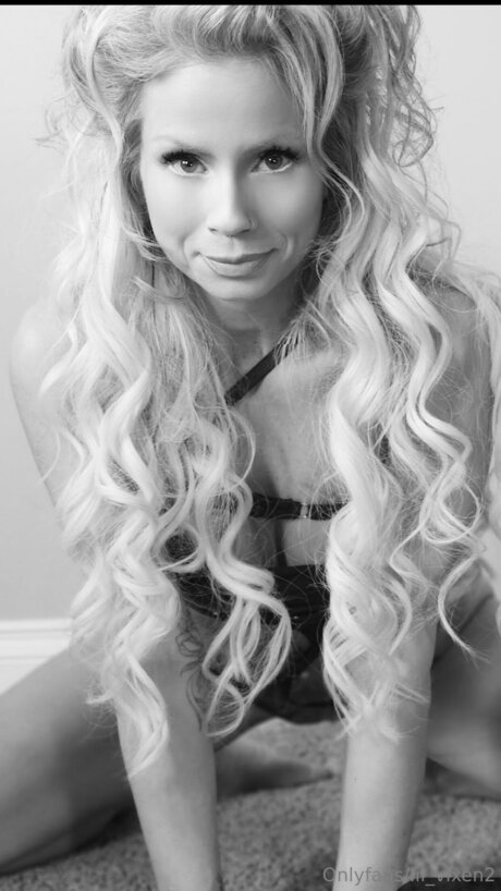 Lil Vixen2 beautiful model picture