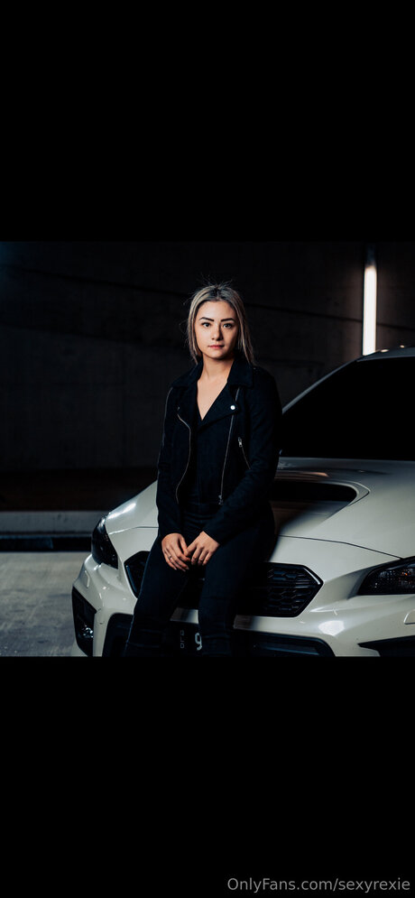 Sexyrexie model exclusive pic