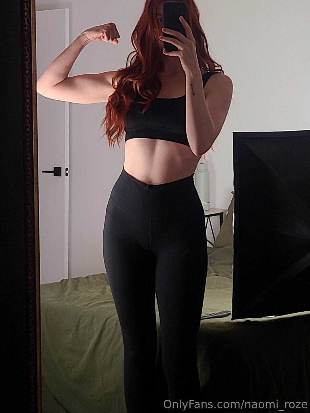 Naomi Roze adult model photo