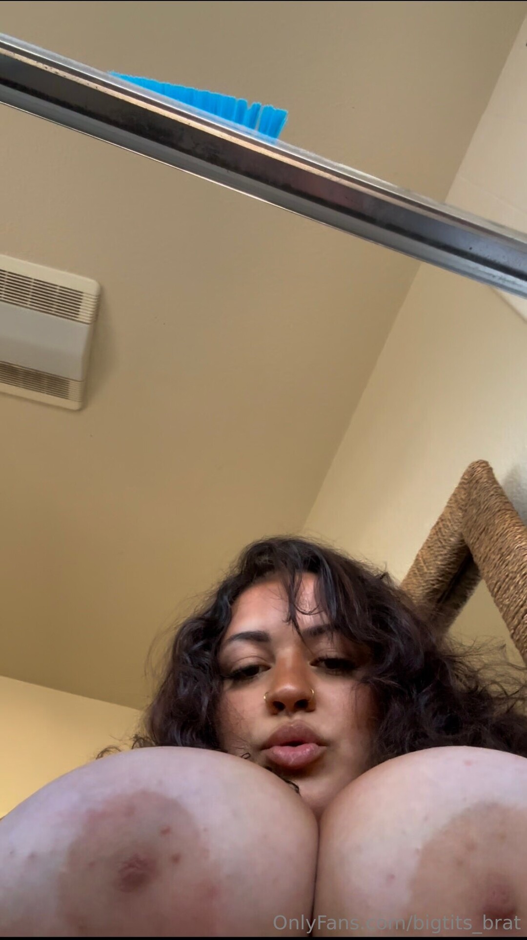 Bigtits Brat top profile image
