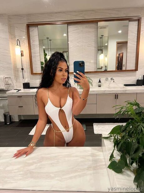 Yasminelopez naked star photos