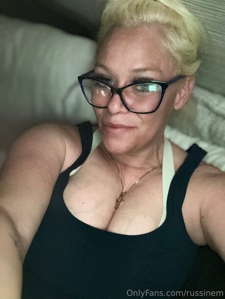 Russinem porn model gallery