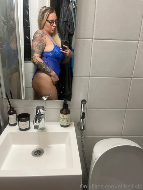 redhead threesome onlyfans hd images