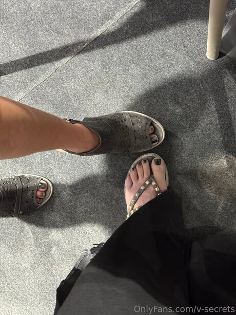 V Secrets model perfect img