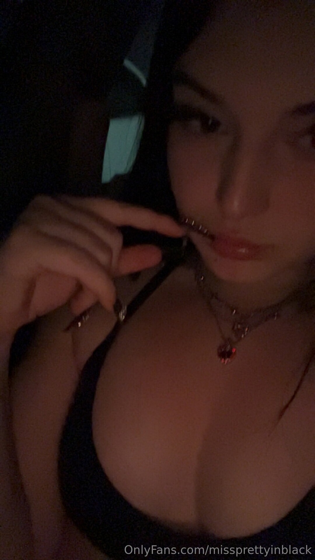 Missprettyinblack sexy model gallery