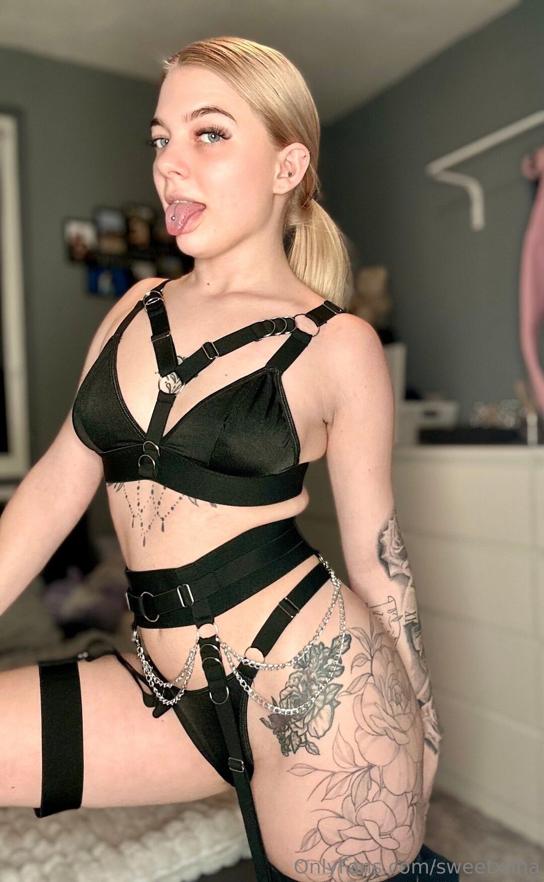 Sweetxlina naked pornstar gallery