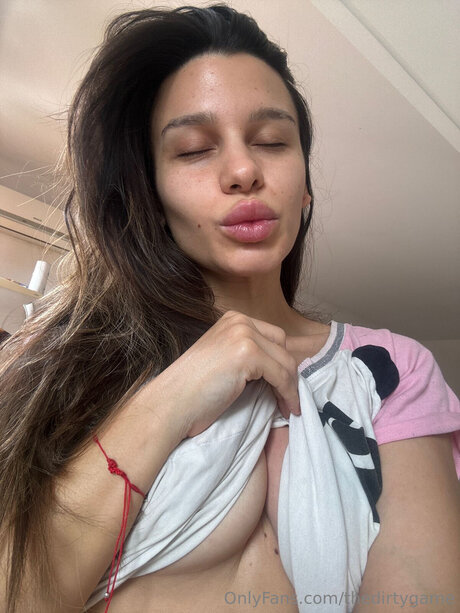 Thedirtygame beautiful model image