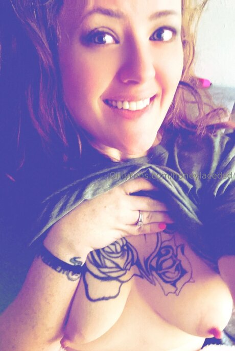 Honeylacedsd top model image