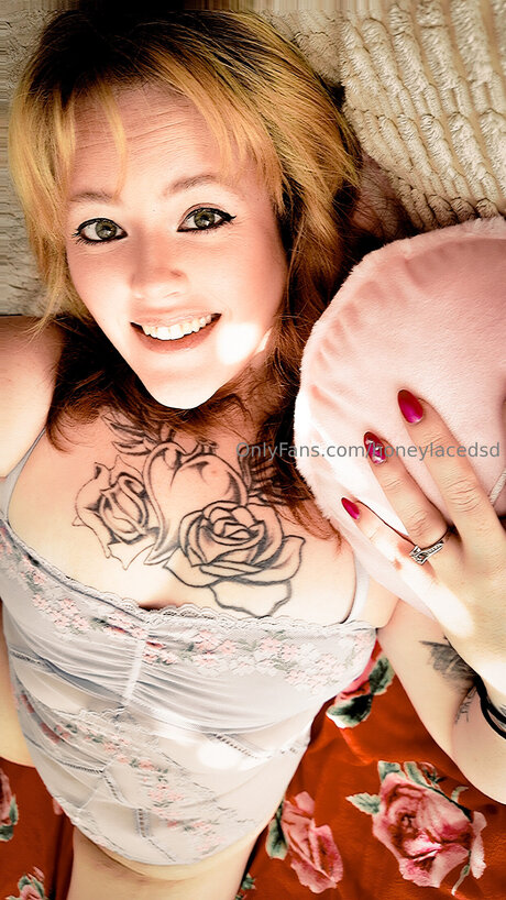 Honeylacedsd exclusive pornstar images