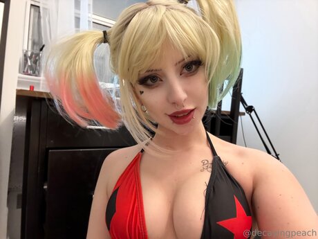 Decayingpeach pretty pornstar image