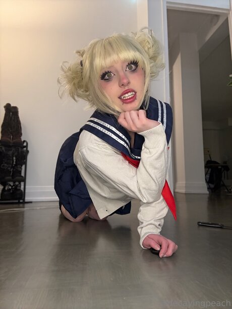 Decayingpeach star nude image