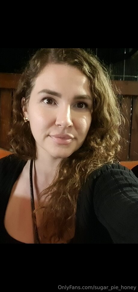 Sugar Pie Honey perfect pornstar pictures