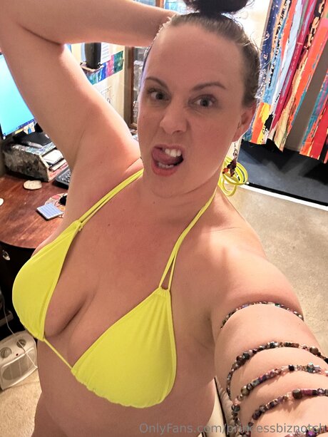 Thebza pretty pornstar galleries