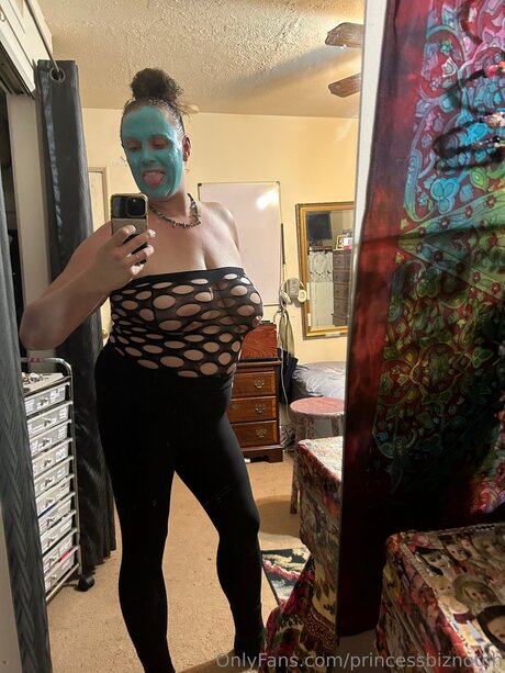 Thebza top profile image