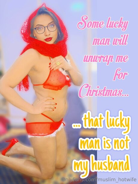 Muslim Hotwife model perfect photo