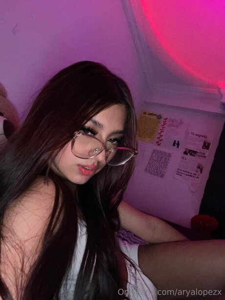 Aryalopezx pornstar naked images