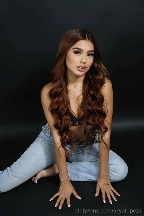 Aryalopezx model pornographic pics