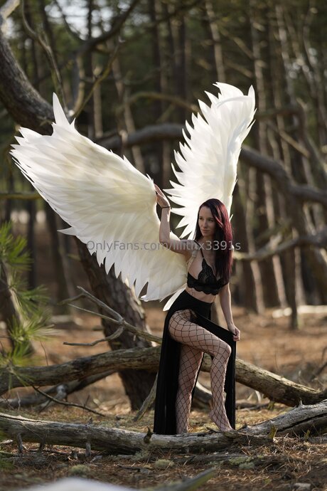 Lilithx3391s actress pic