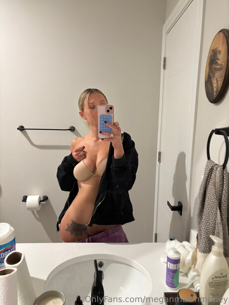 Meganmakinmoney exclusive model pics
